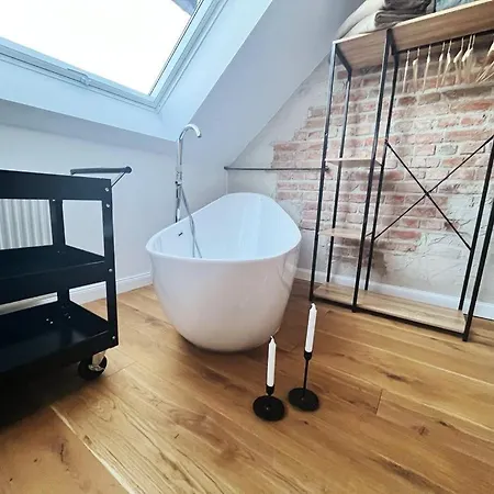 Ferienloft Ottos Werkstatt Mit Saunafass *